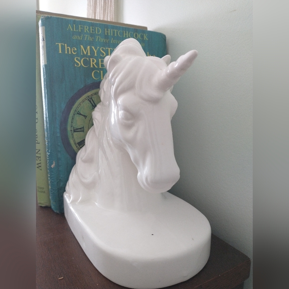 Snow white ceramic UNICORN bookend - Picture 2 of 4